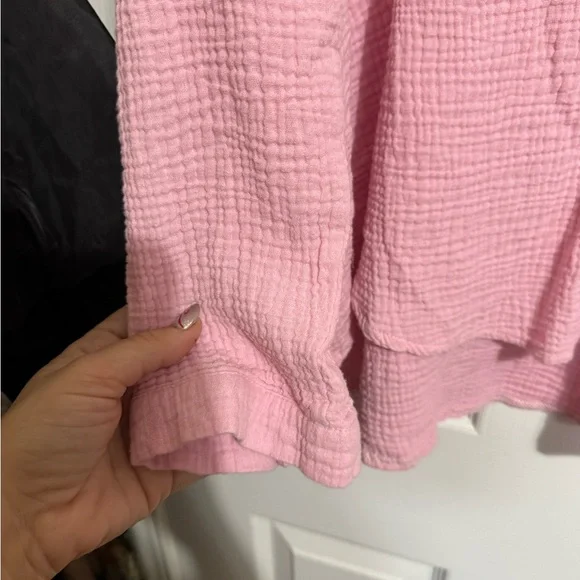 Pink Textured Button-Up Shirt with front pocket - Picture 5 of 5